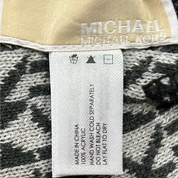 Michael Michael Kors Women’s Toque - Picture 10 of 10